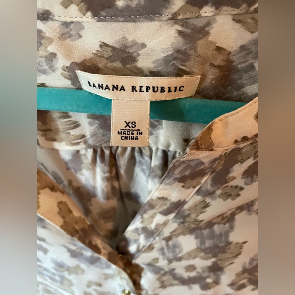 Banana Republic size S blouse